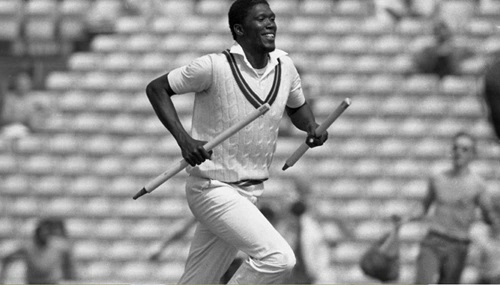 Joel Garner (6’8”)